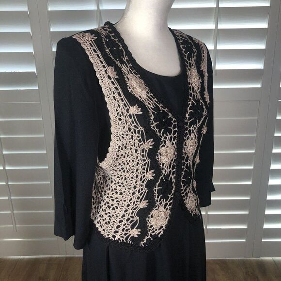 Vtg 80s Impulsive Black Midi Dress 8P Tan Crochet Vest Pleated Shoulder Pads - Picture 7 of 12